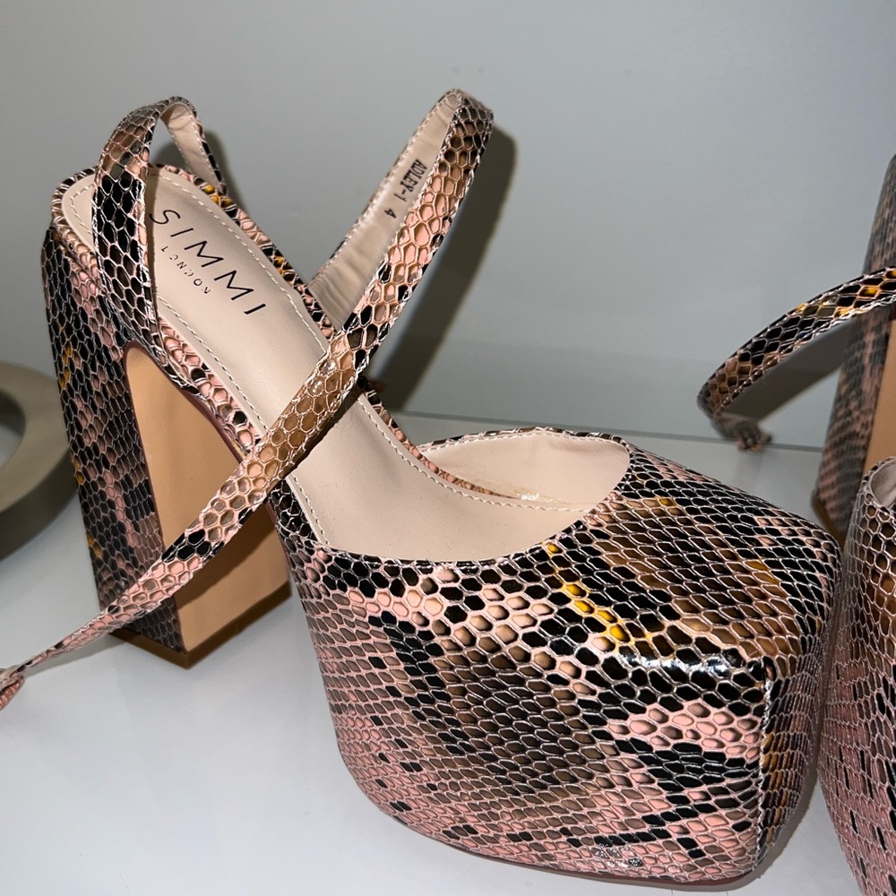 Snakeskin Platform Heels - Picture 5 of 16